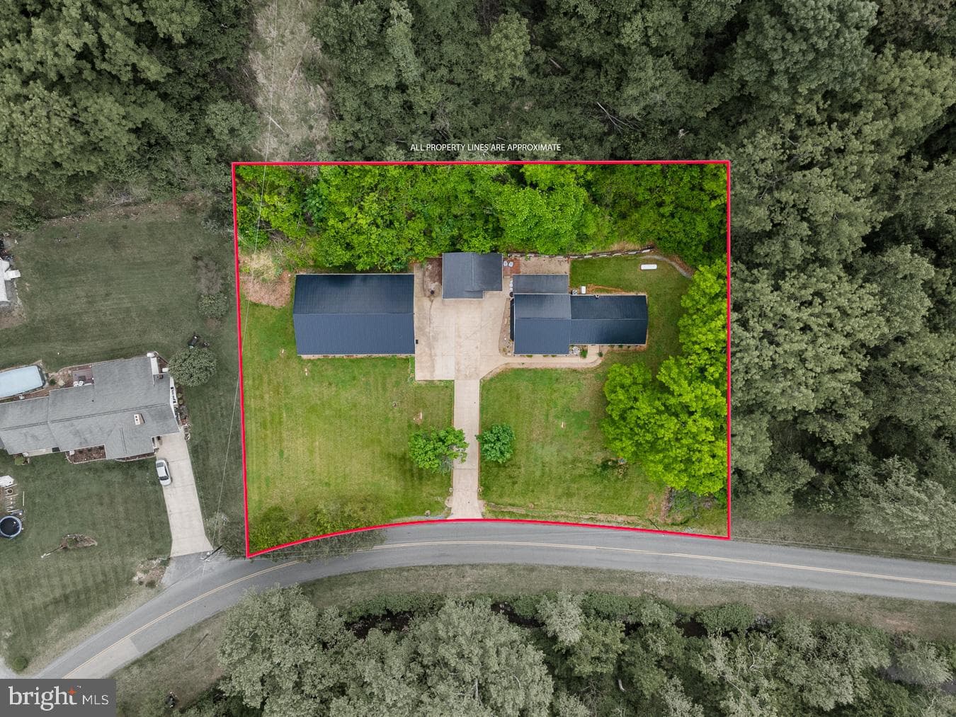 2586 Pine Grove photo 39