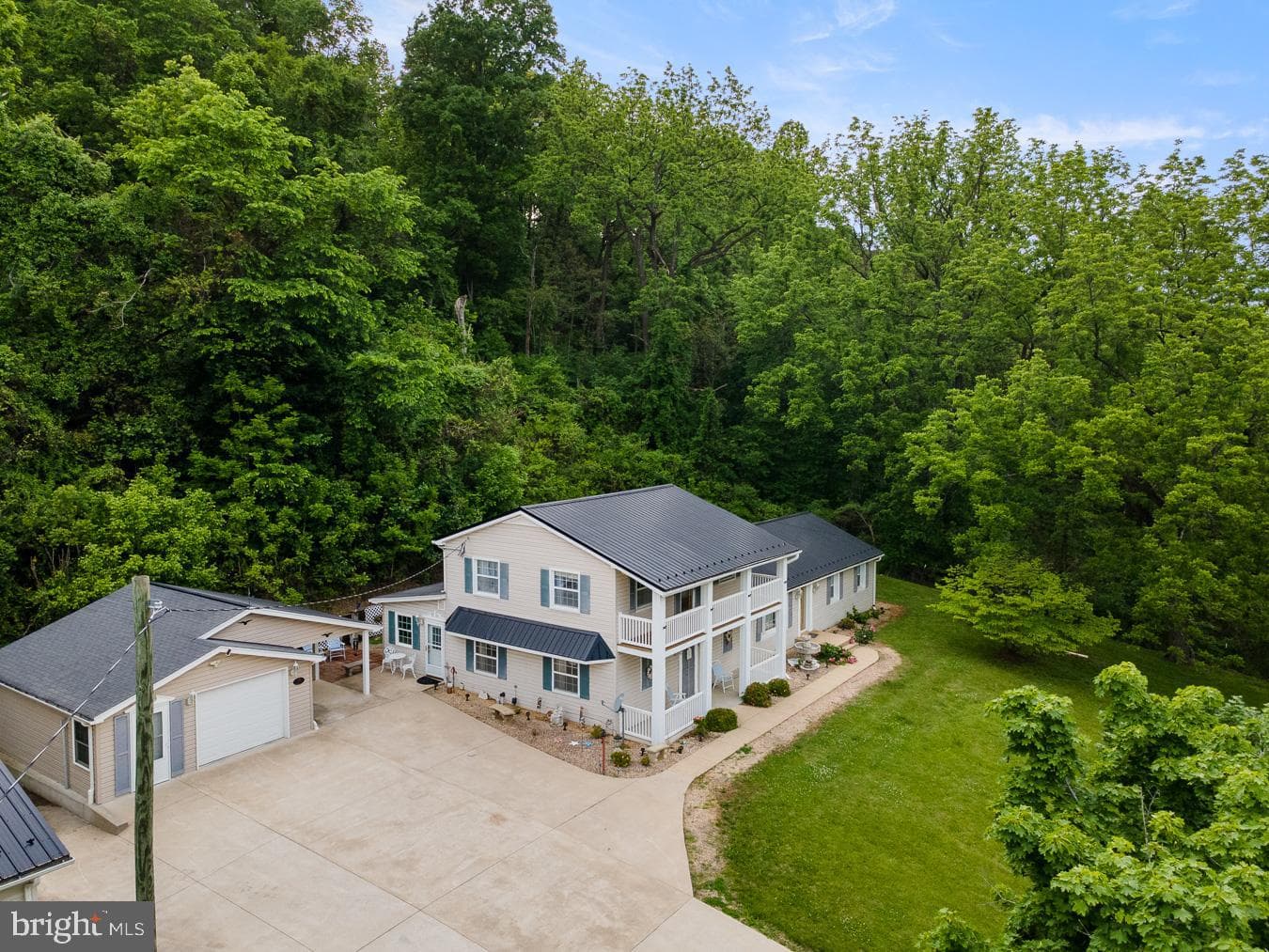 2586 Pine Grove photo 6
