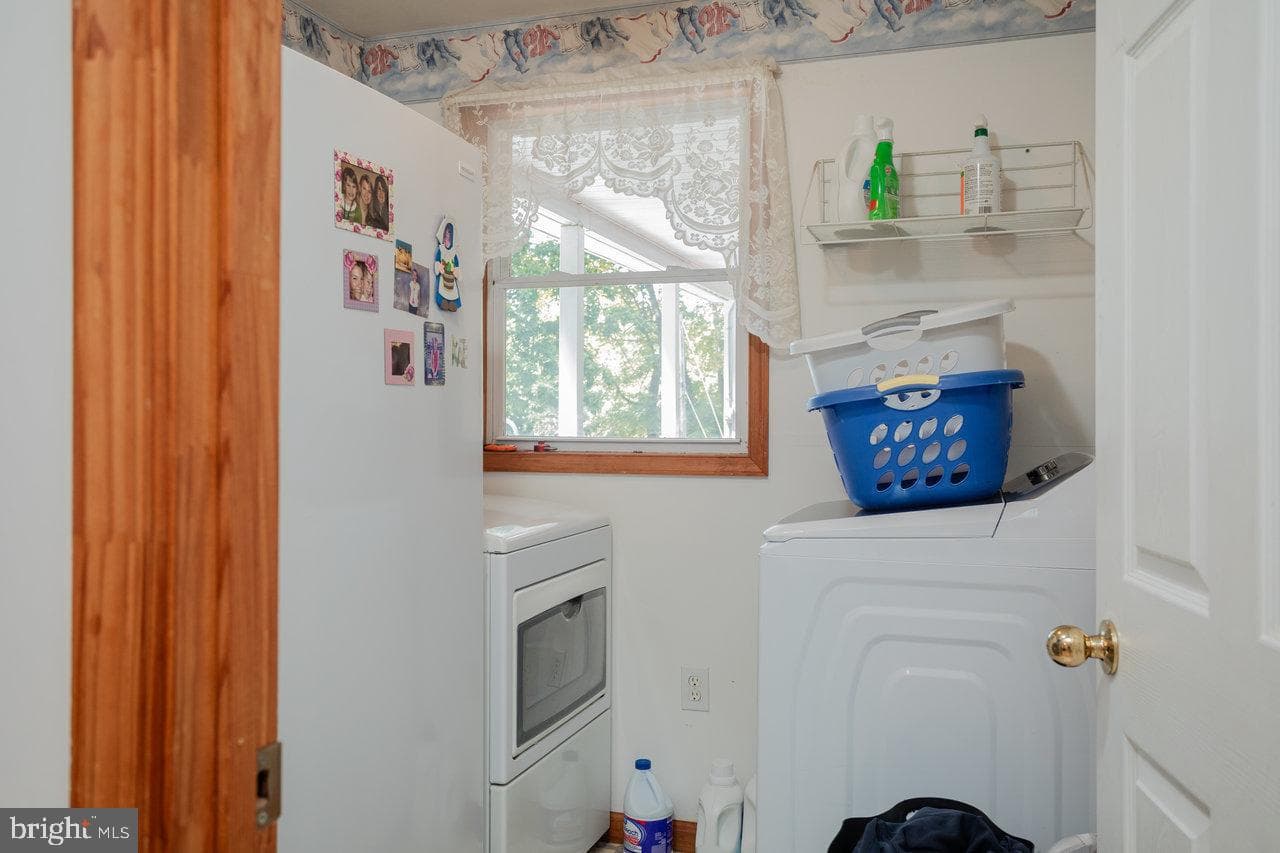 279 Helms Road photo 26