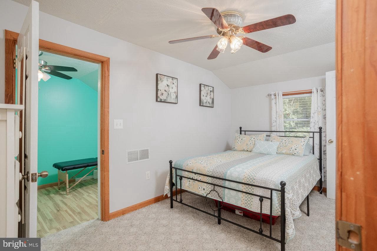279 Helms Road photo 40