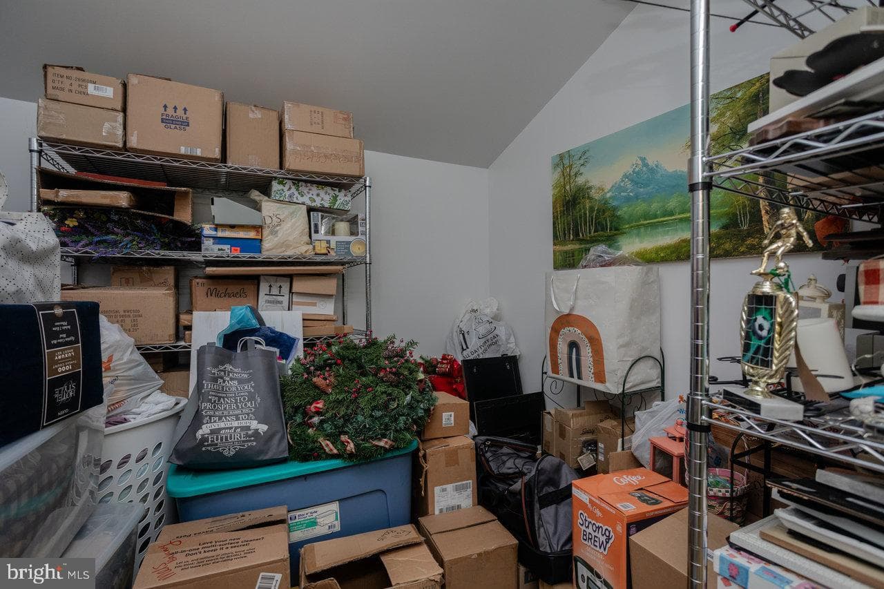 279 Helms Road photo 44