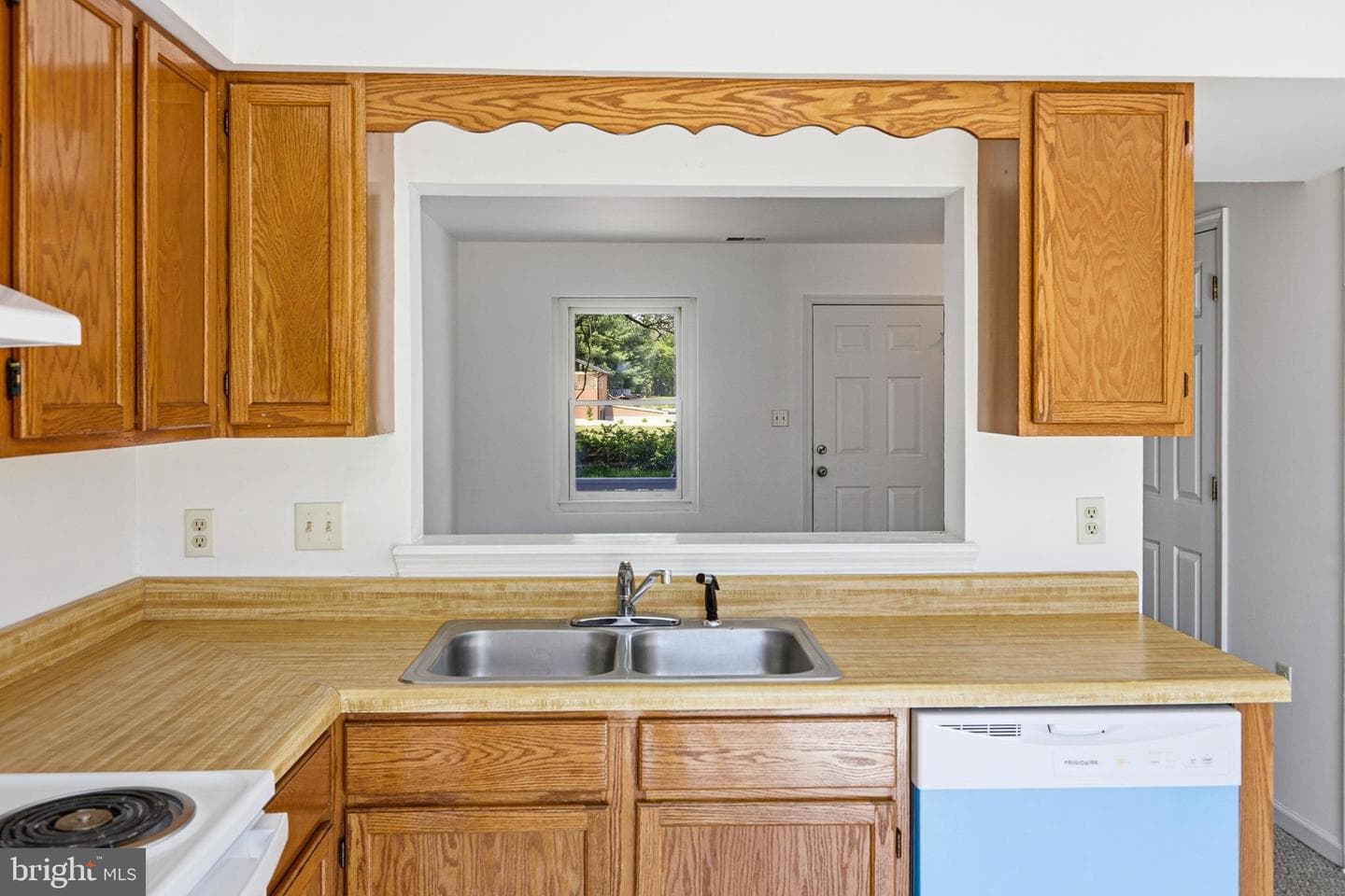 312 Quincy Avenue photo 10