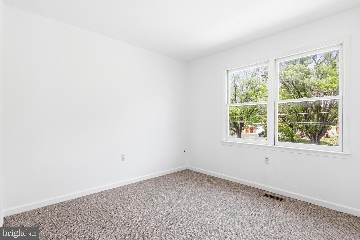 312 Quincy Avenue photo 23
