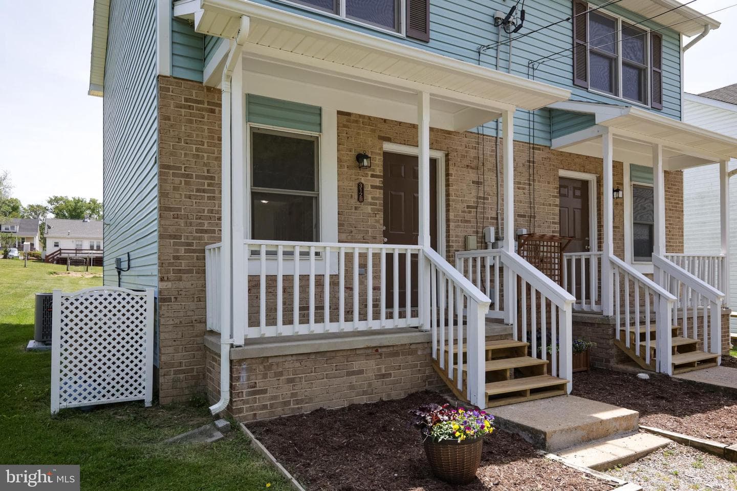 312 Quincy Avenue photo 4