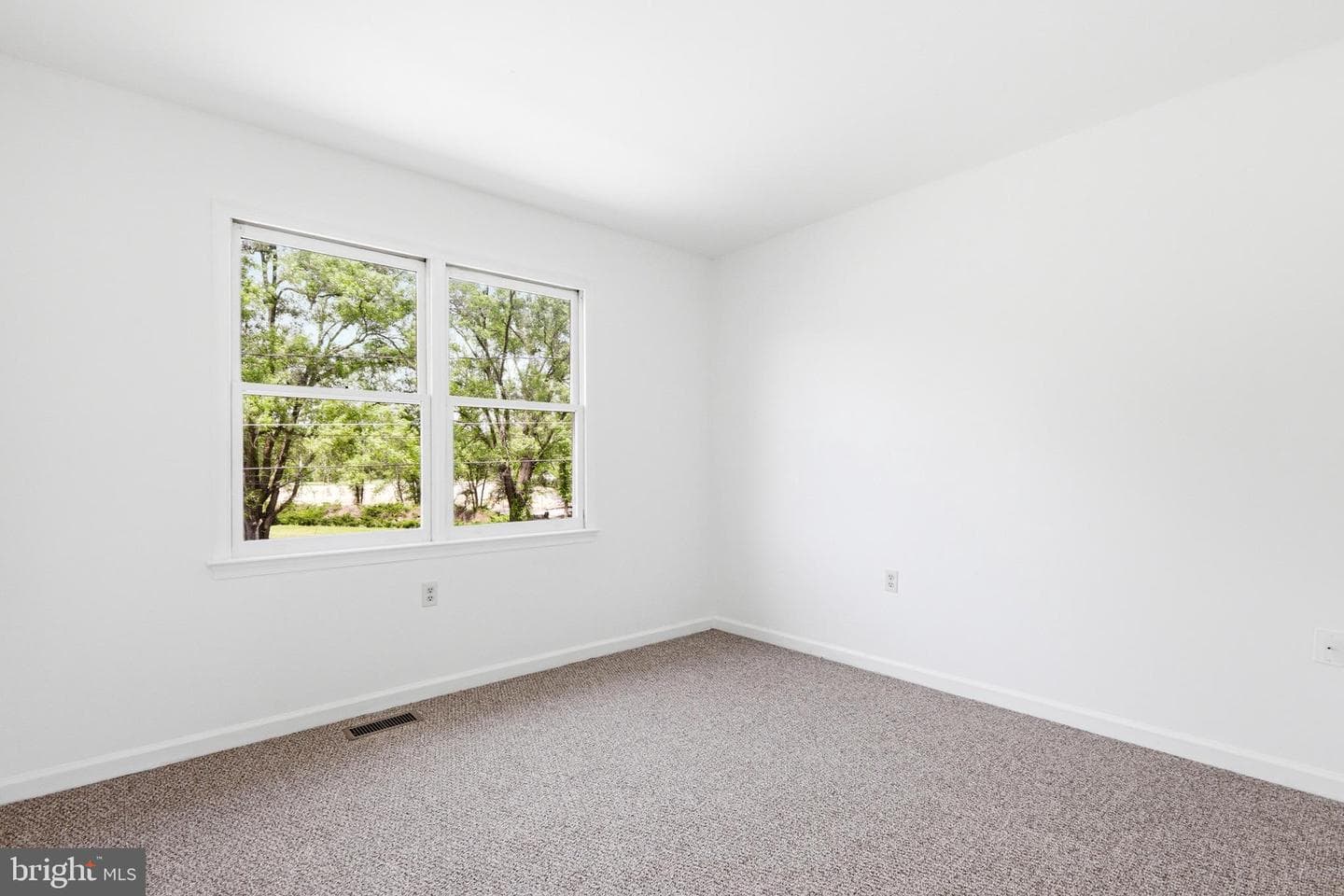 312 Quincy Avenue photo 43