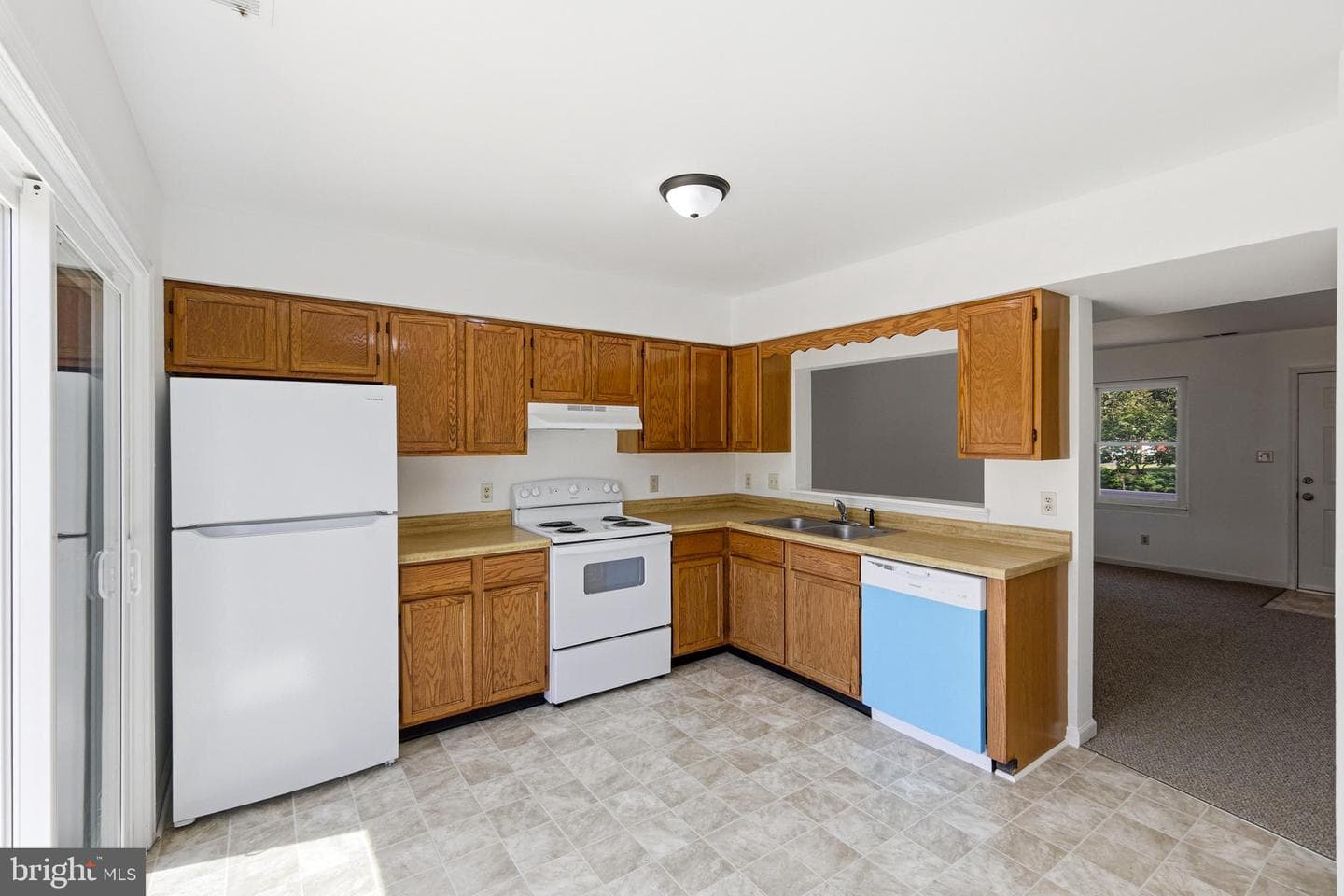 312 Quincy Avenue photo 6