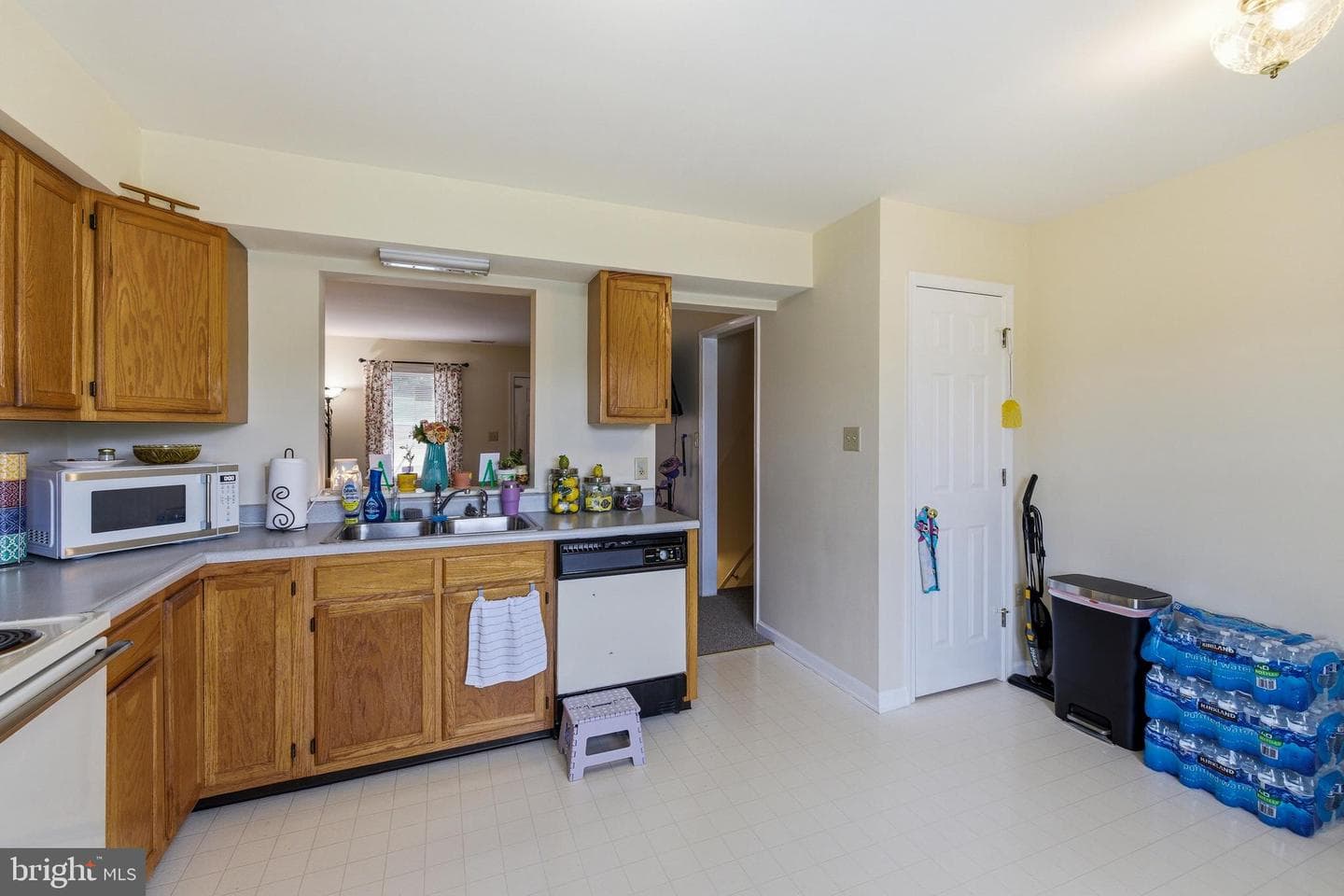 117 Warren Avenue photo 24