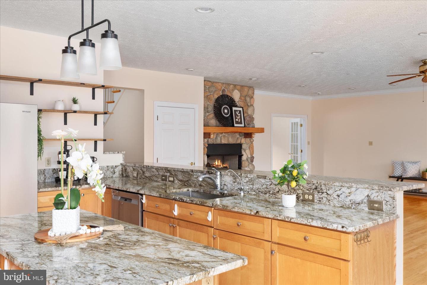 1050 Almond Drive photo 10