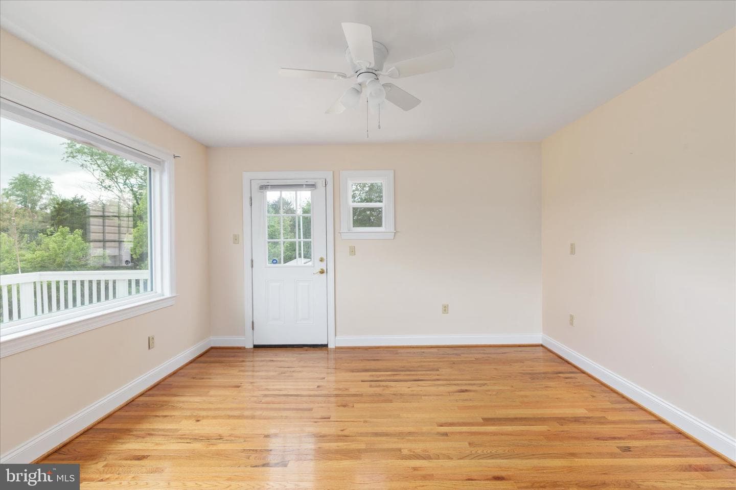 1050 Almond Drive photo 16