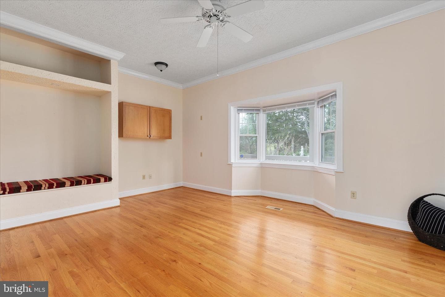 1050 Almond Drive photo 23