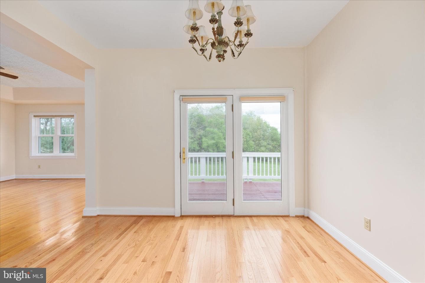 1050 Almond Drive photo 30