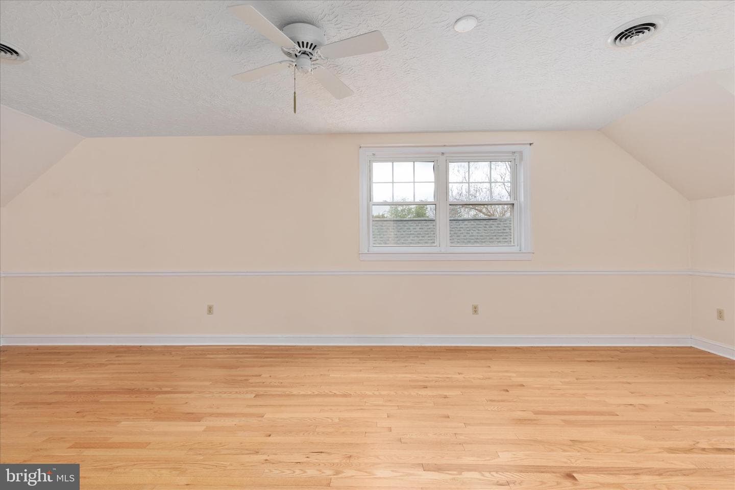 1050 Almond Drive photo 42