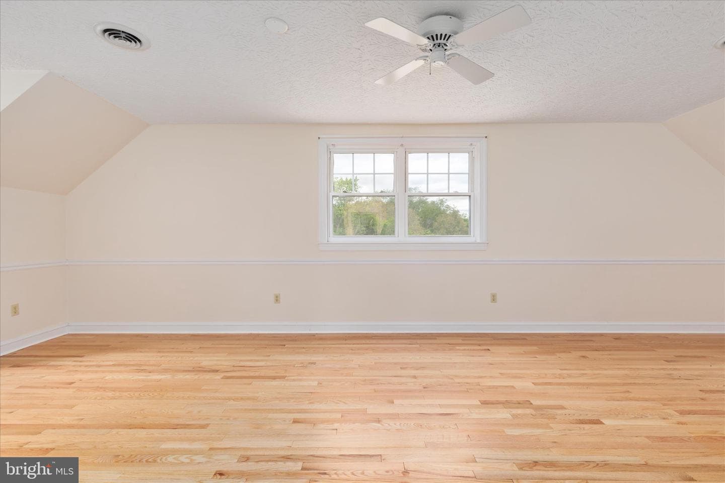 1050 Almond Drive photo 46