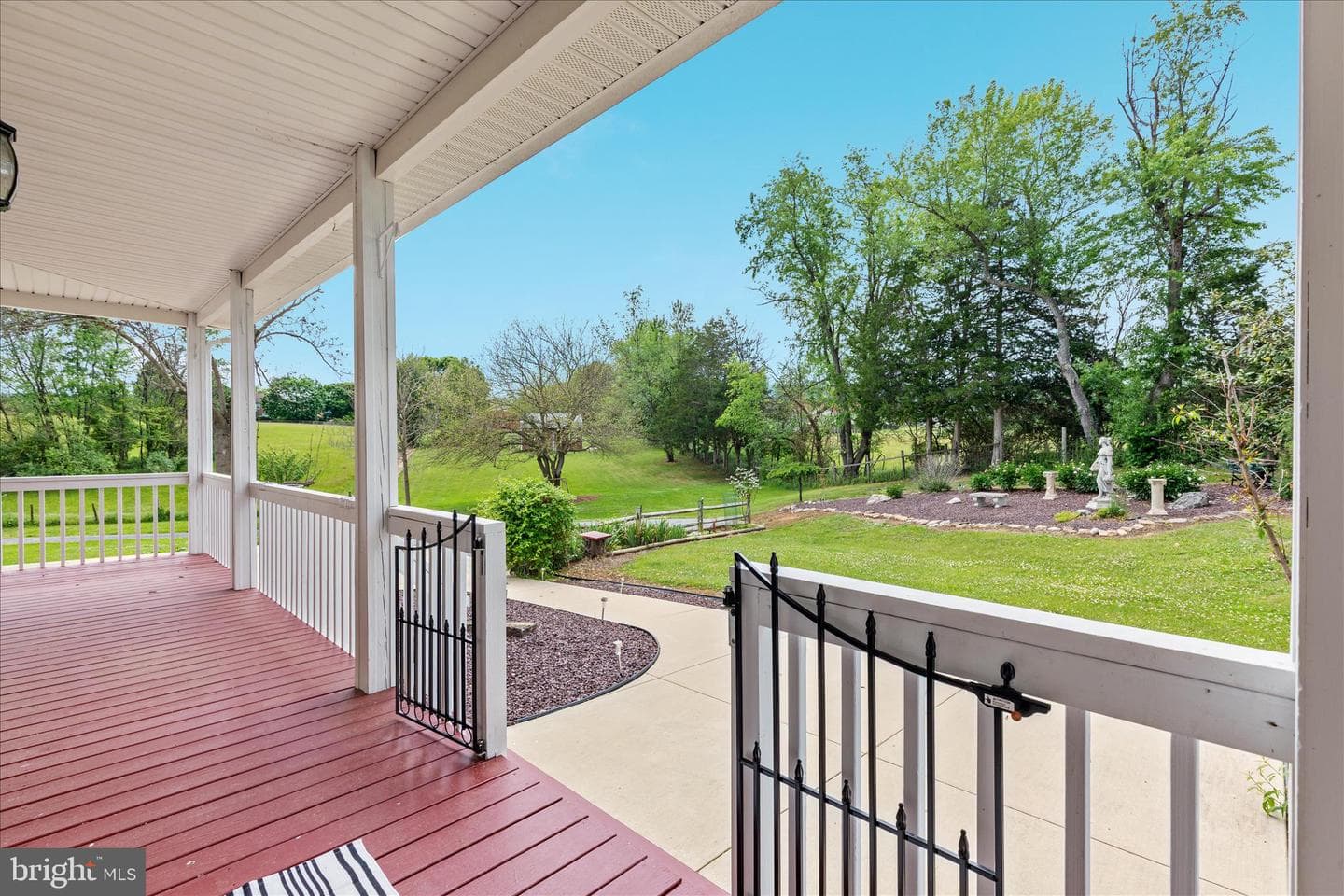 1050 Almond Drive photo 60