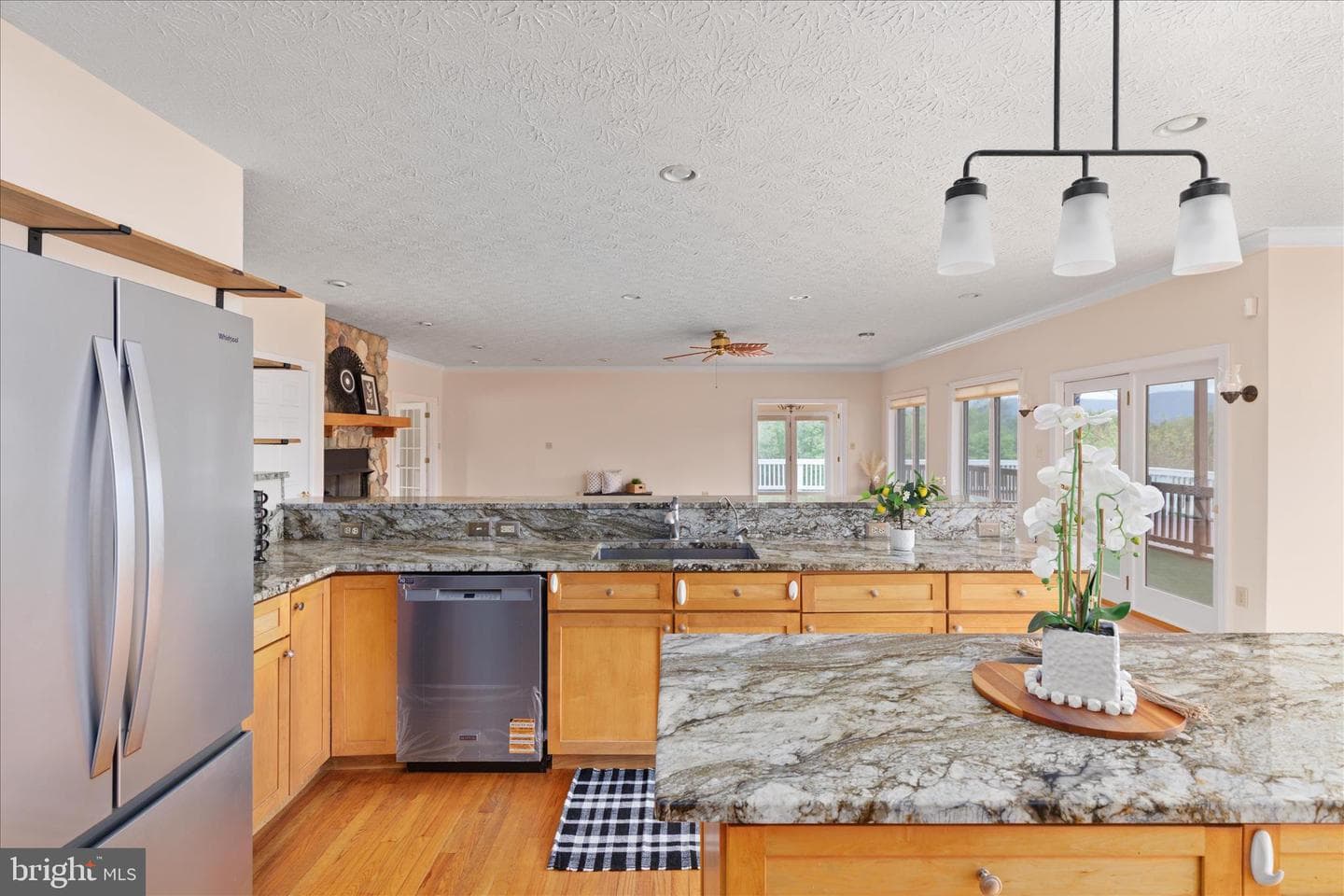 1050 Almond Drive photo 7