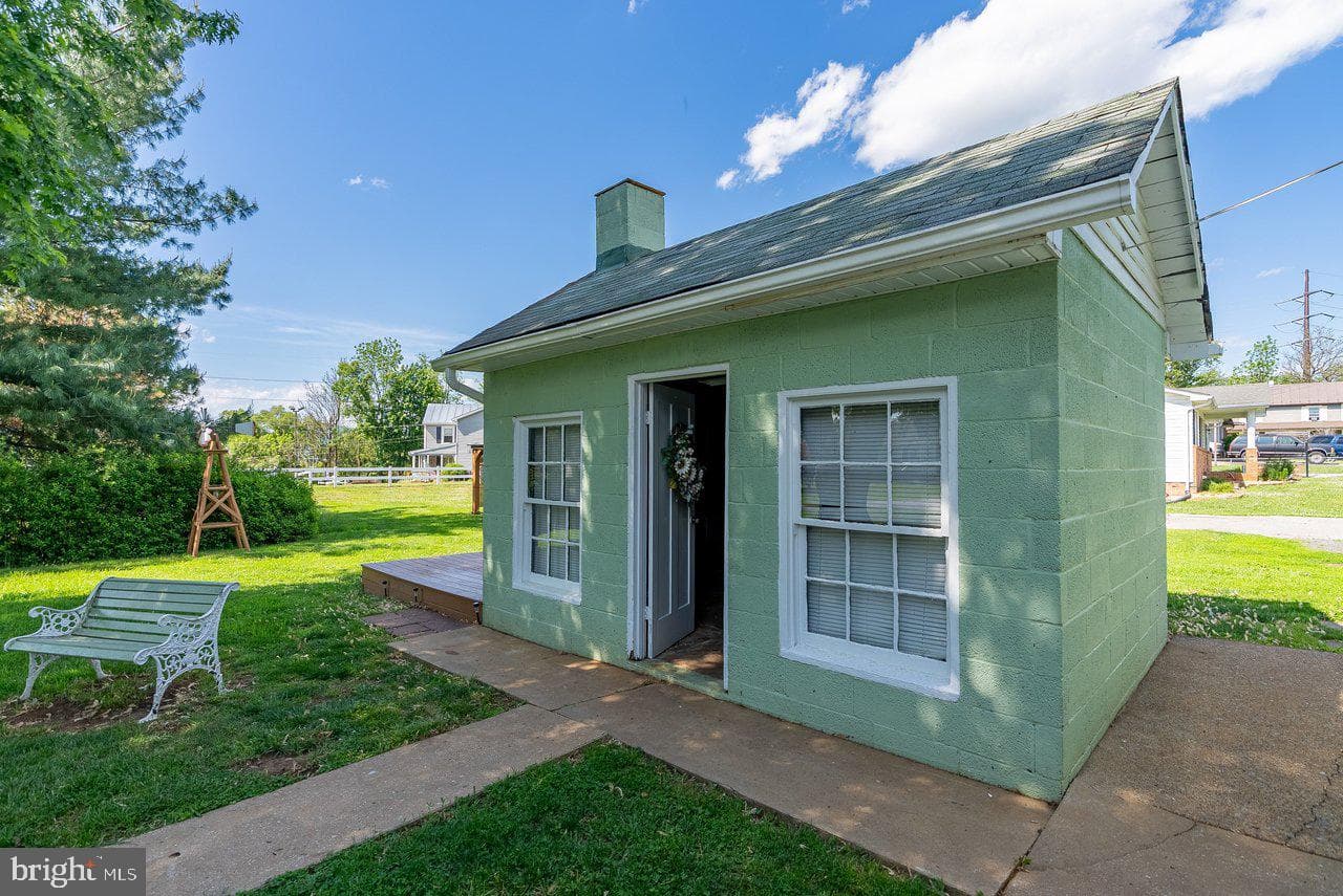 302 Woodland Avenue photo 39