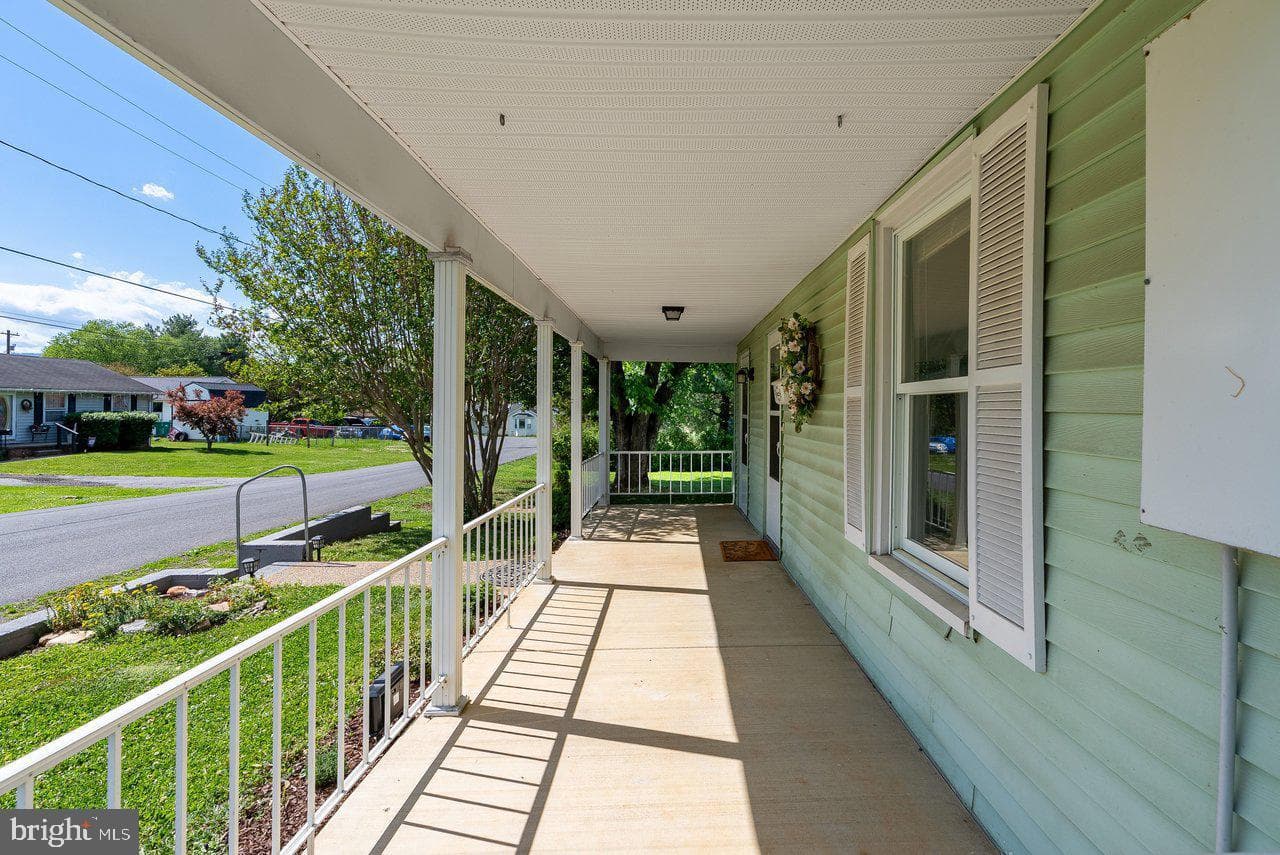 302 Woodland Avenue photo 50
