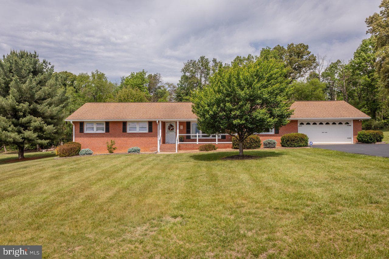255 Verbena Road photo 1