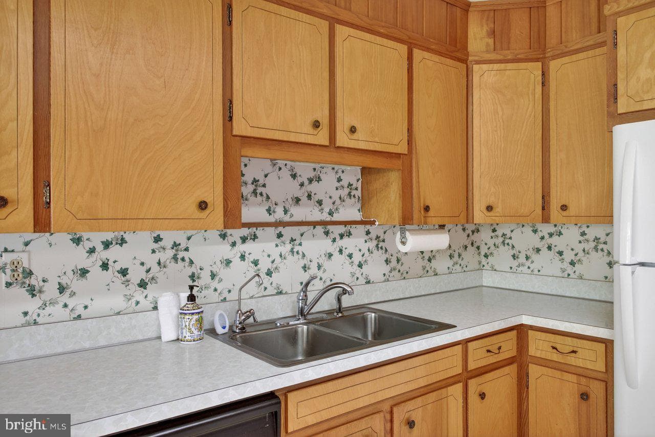 255 Verbena Road photo 11