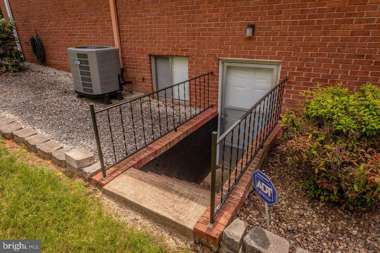 255 Verbena Road photo 40