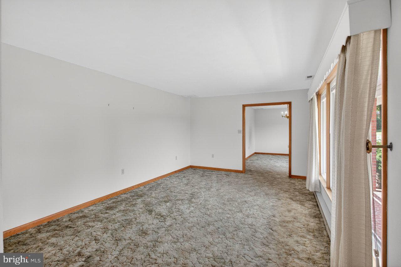 255 Verbena Road photo 6
