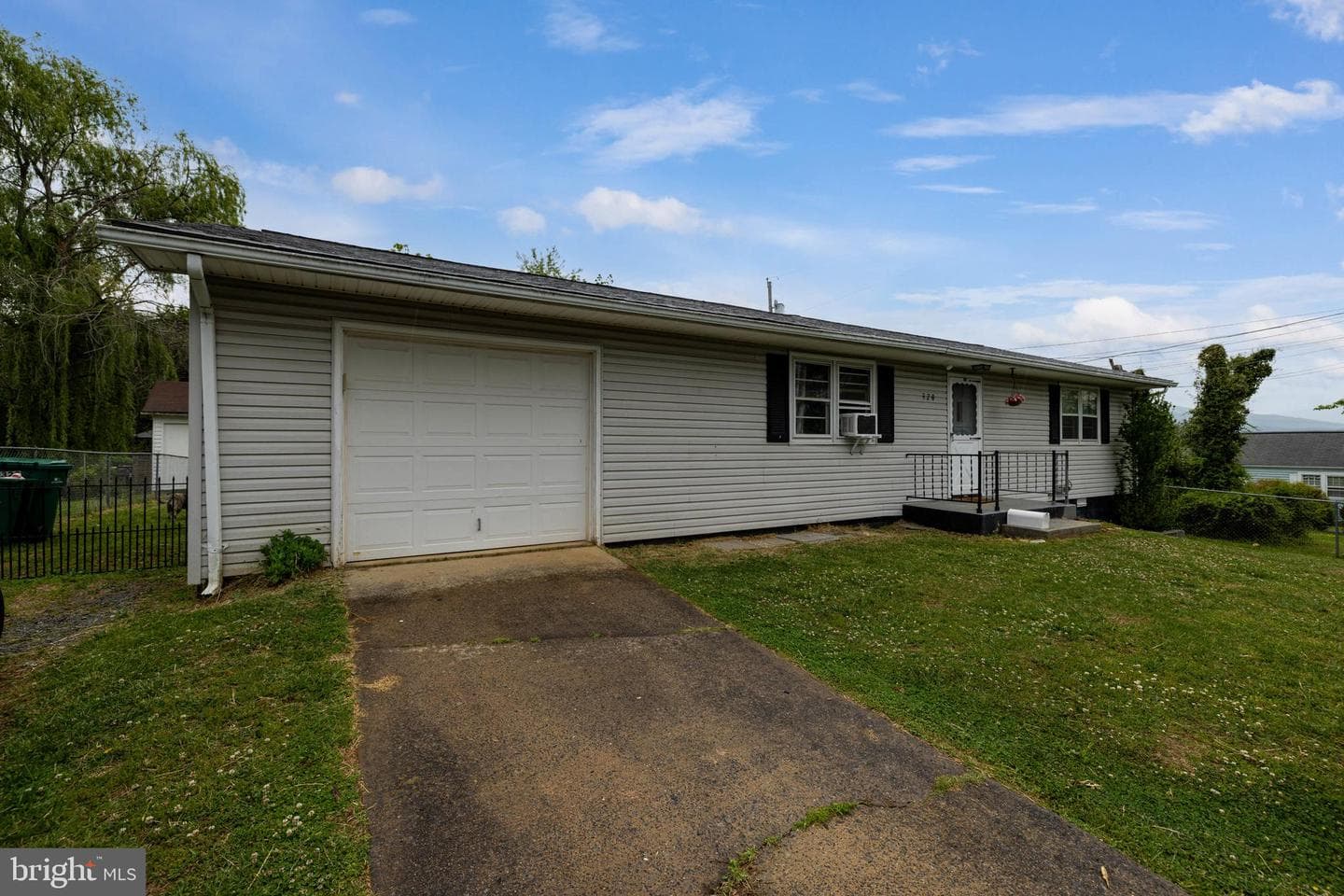 320 Willow Street photo 21