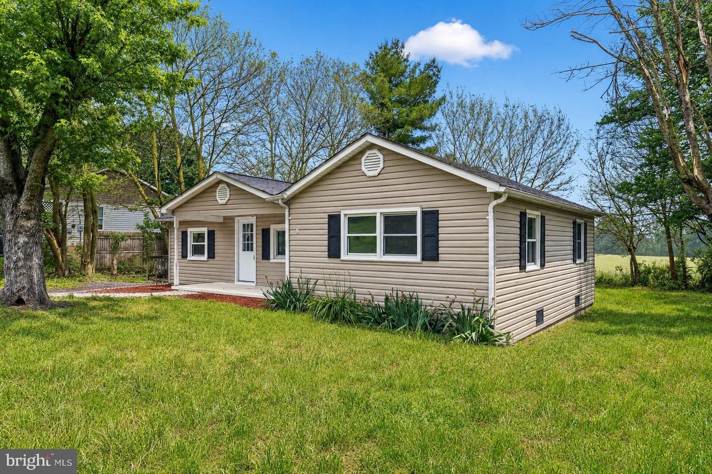 586 Eldon Yates Drive, Stanley