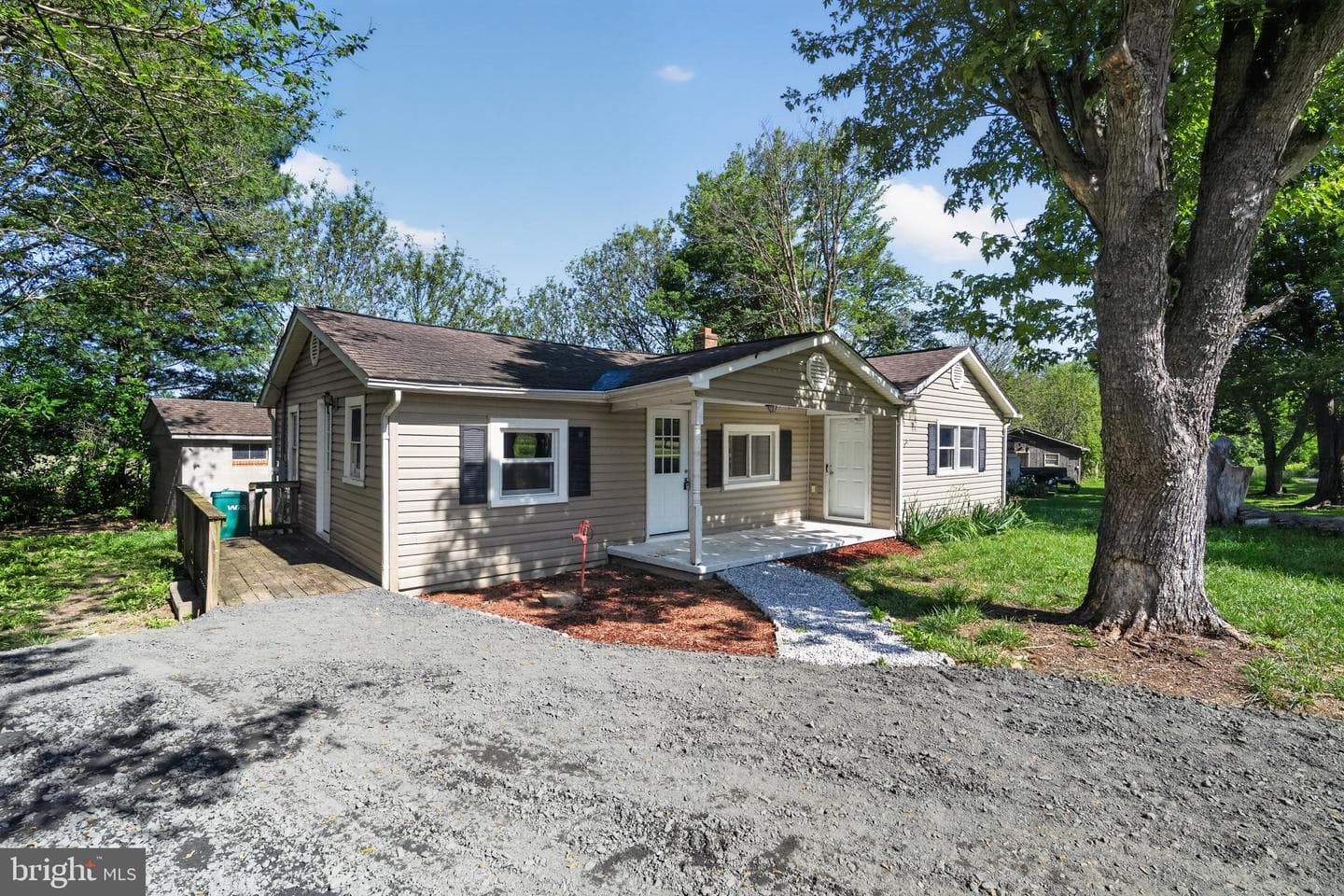 586 Eldon Yates Drive, Stanley