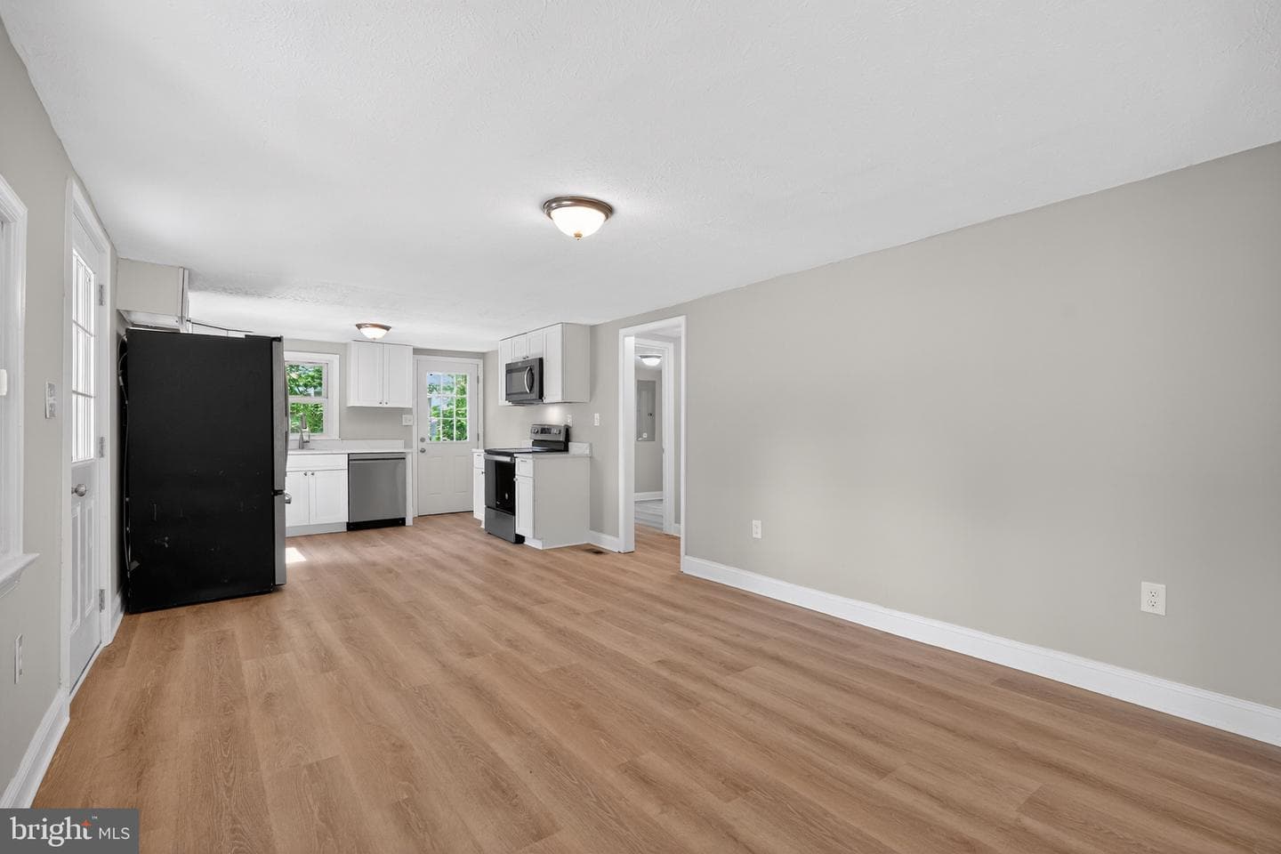 586 Eldon Yates Drive photo 6