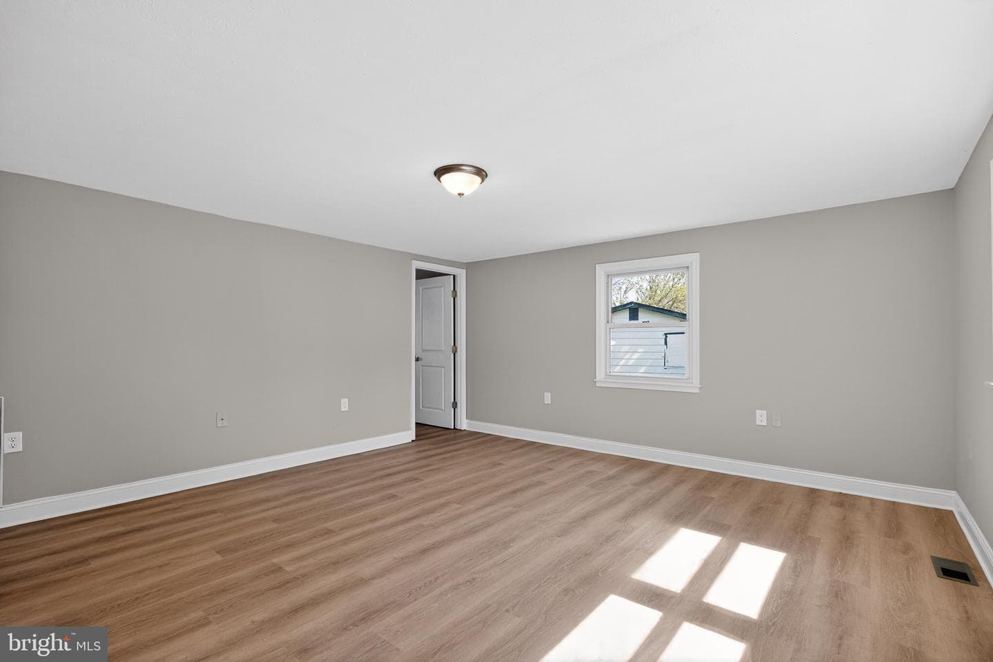 586 Eldon Yates Drive photo 8
