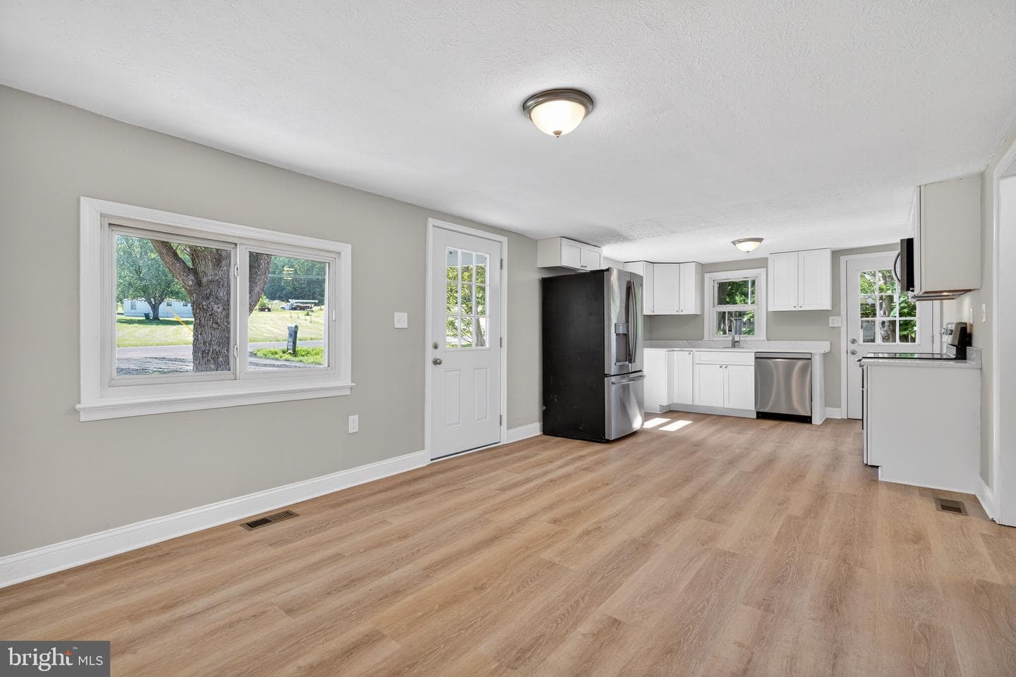 586 Eldon Yates Drive photo 9