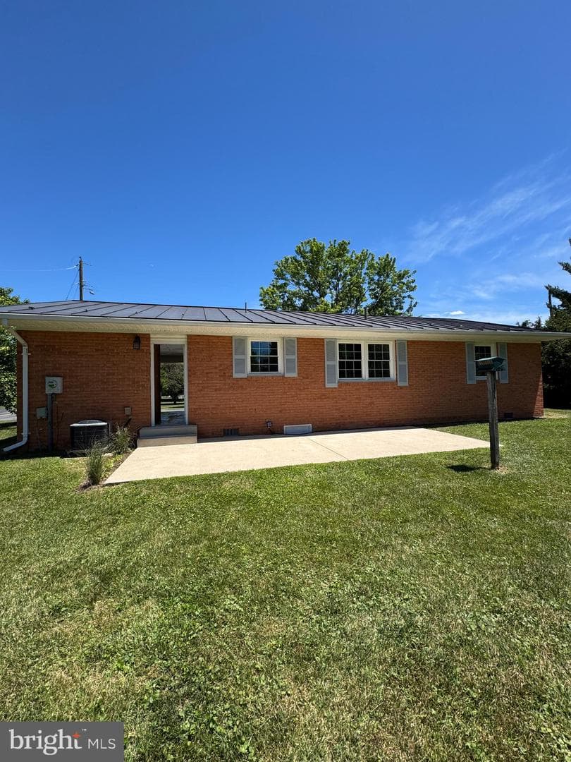 2 Springcrest Drive, Luray