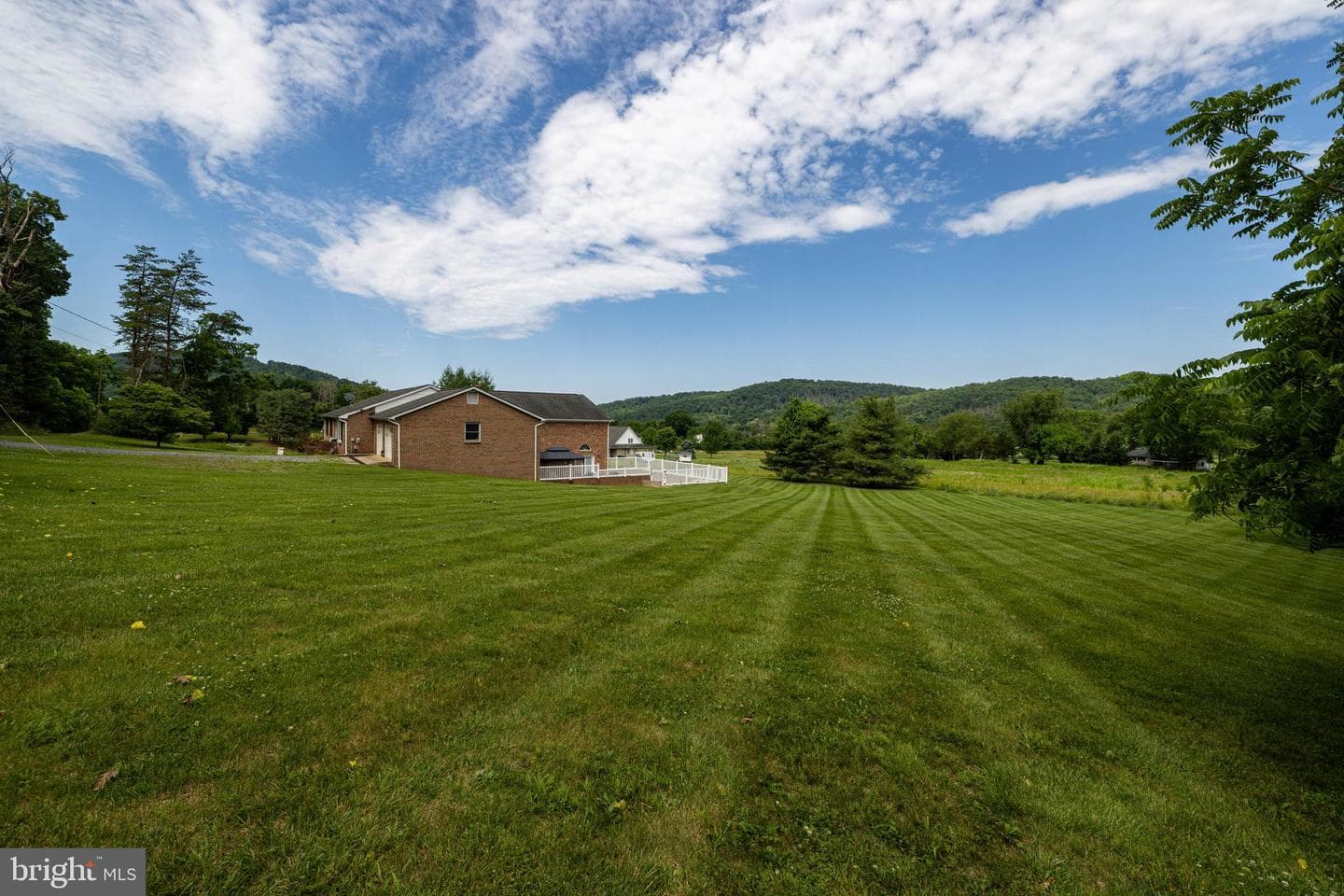 402 Lauck Lane photo 25
