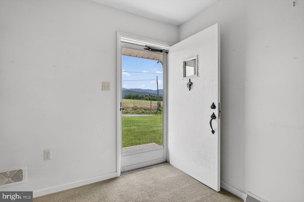 399 Whispering Hill Road photo 3