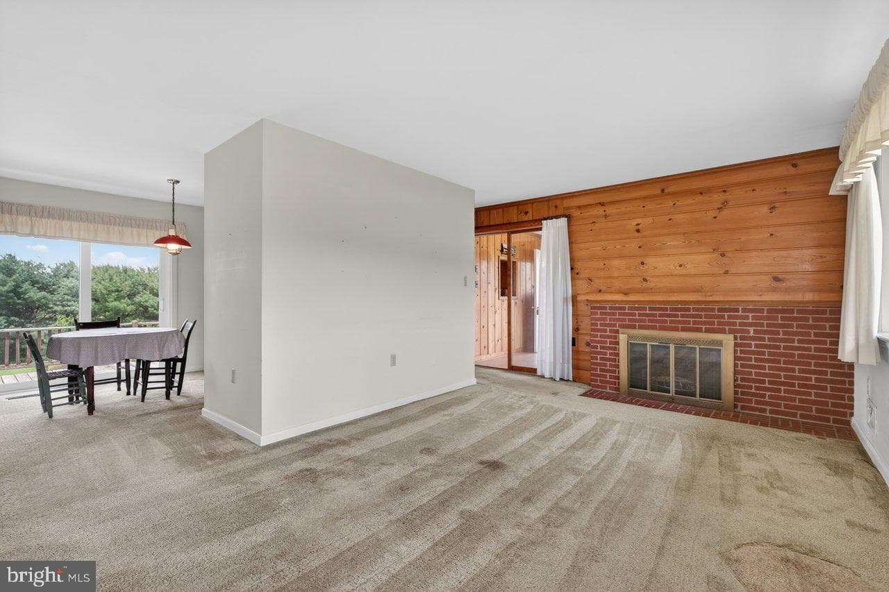 399 Whispering Hill Road photo 5