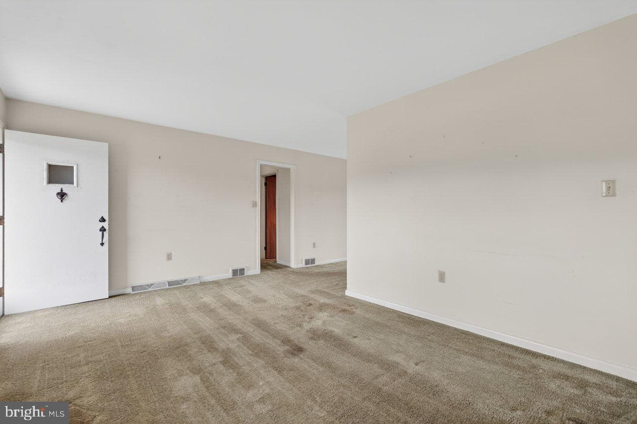 399 Whispering Hill Road photo 7