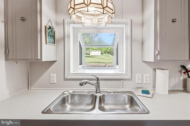 702 Richview Road photo 9