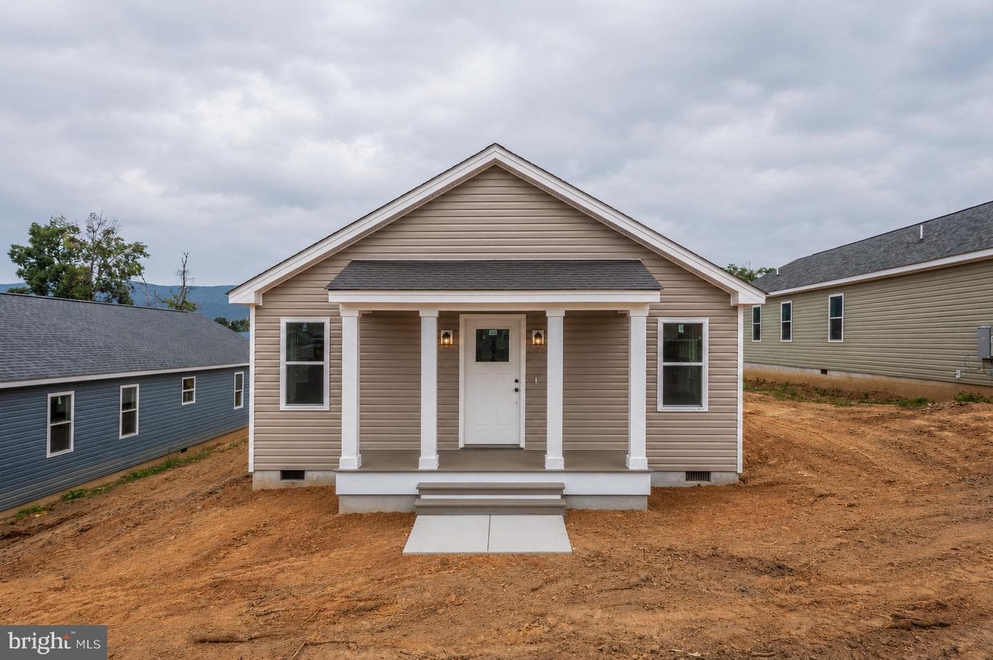 391 Trenton Ave. photo 1