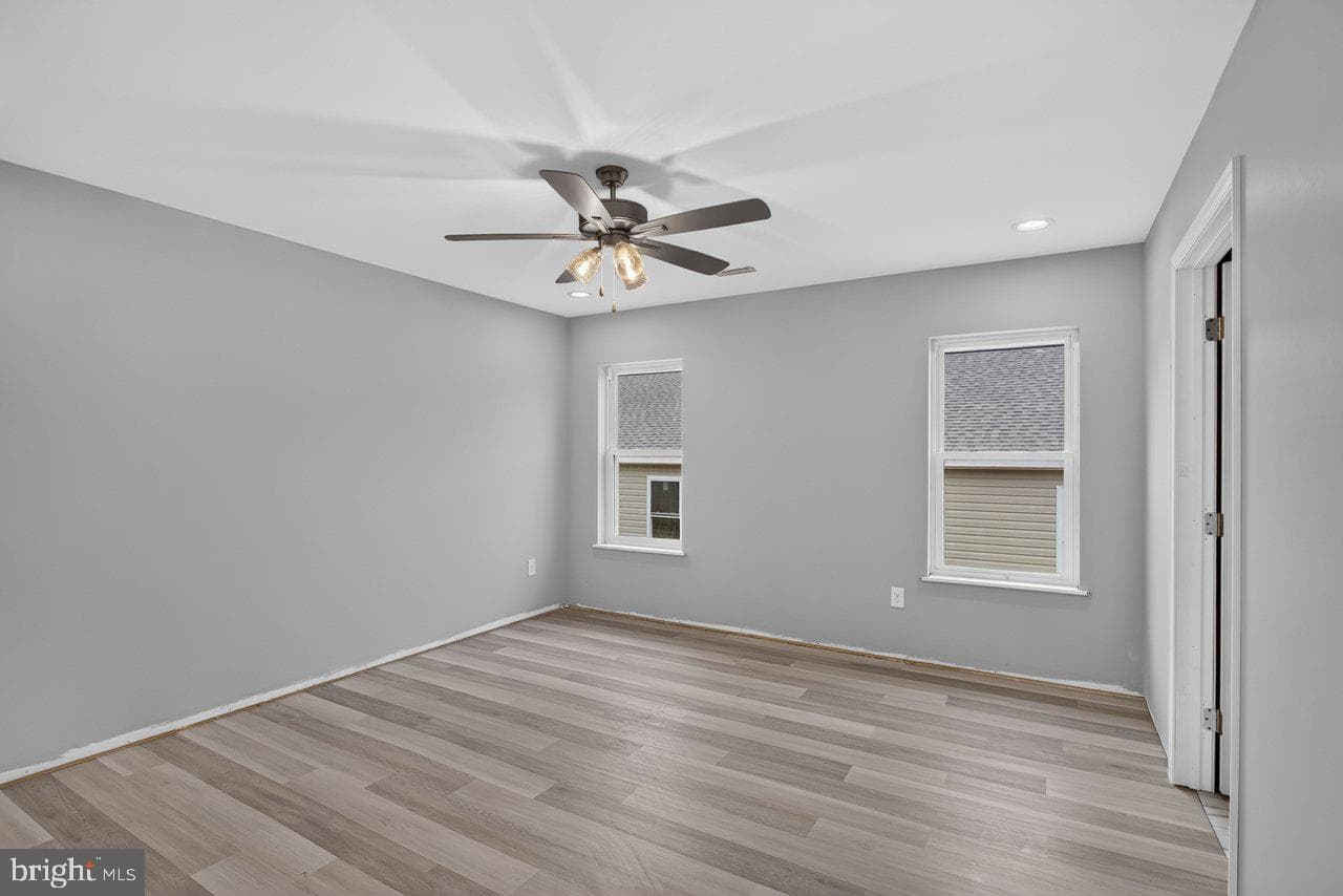 391 Trenton Ave. photo 15
