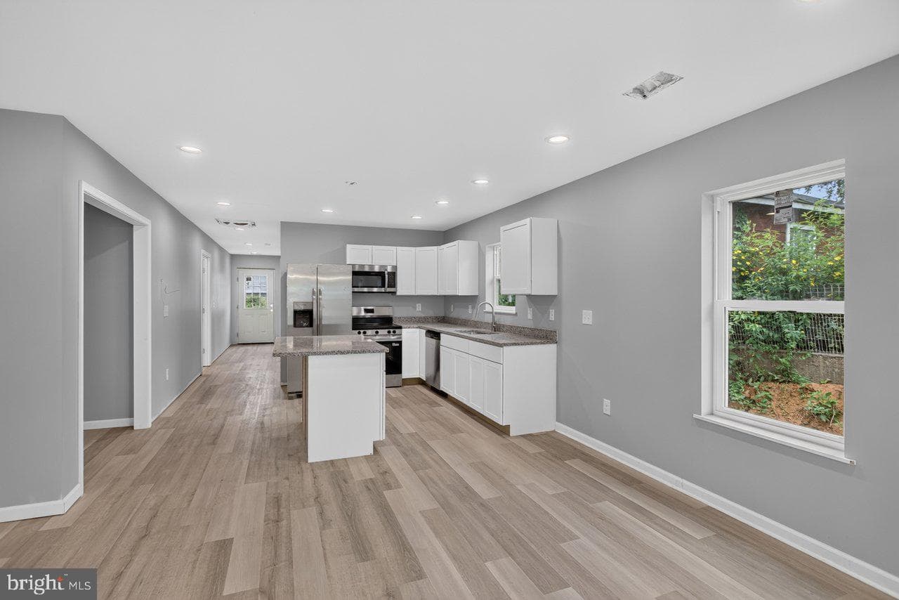 387 Trenton Ave. photo 12