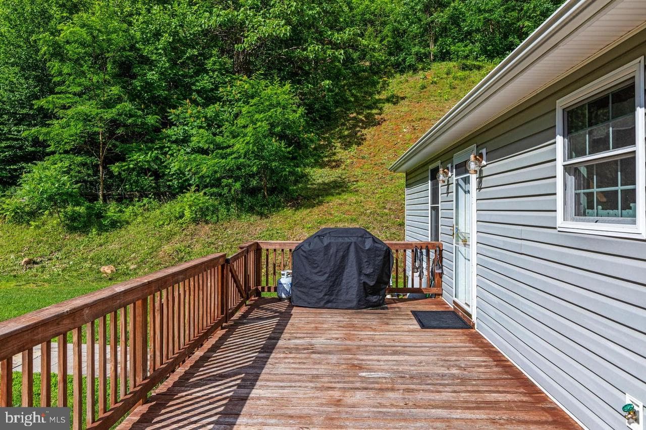 897 Helms Road photo 15
