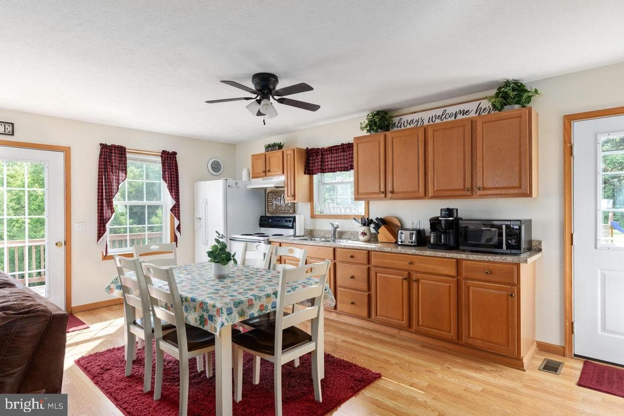 897 Helms Road photo 20