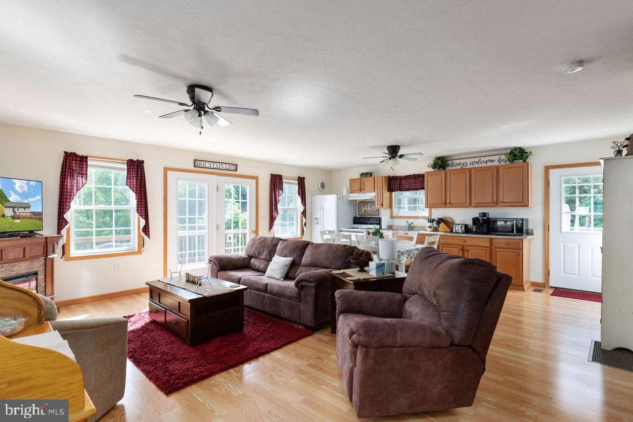 897 Helms Road photo 23
