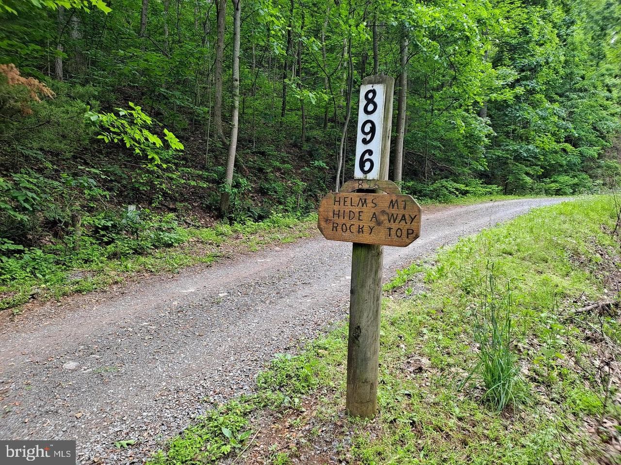 897 Helms Road photo 9