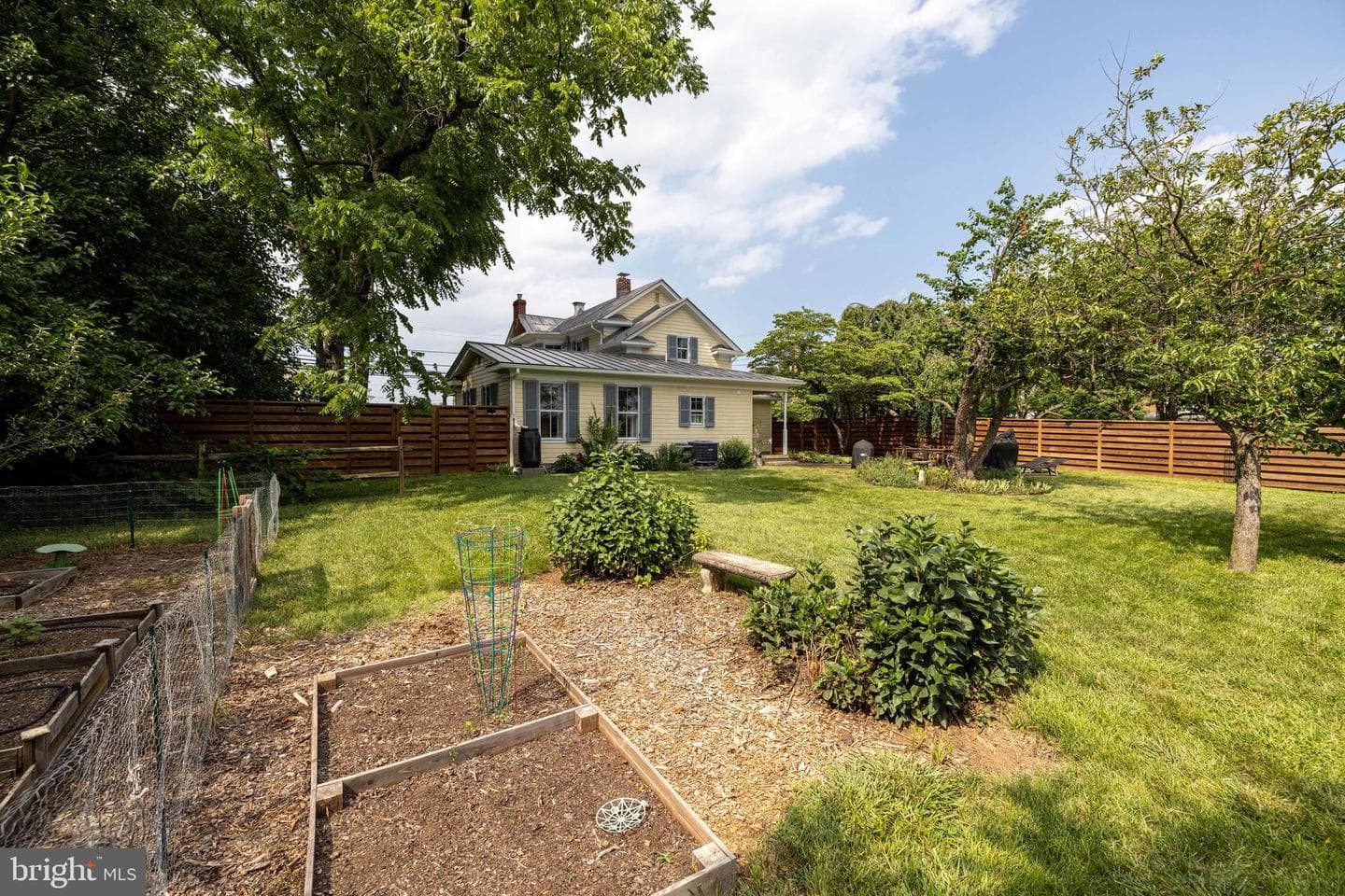 116 Cave Street photo 103