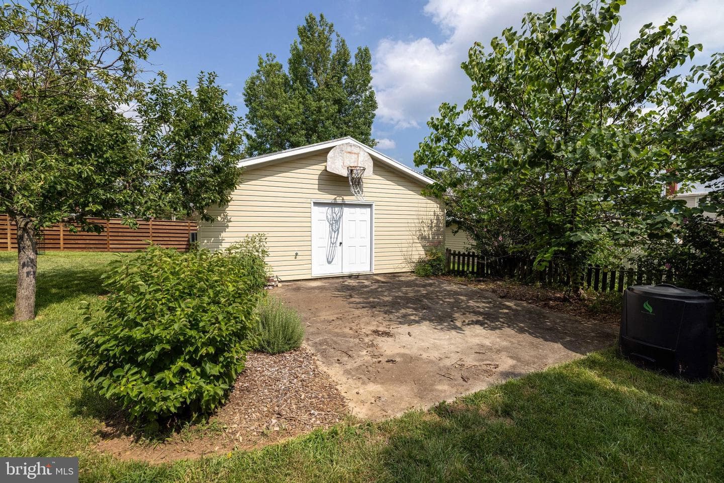 116 Cave Street photo 108