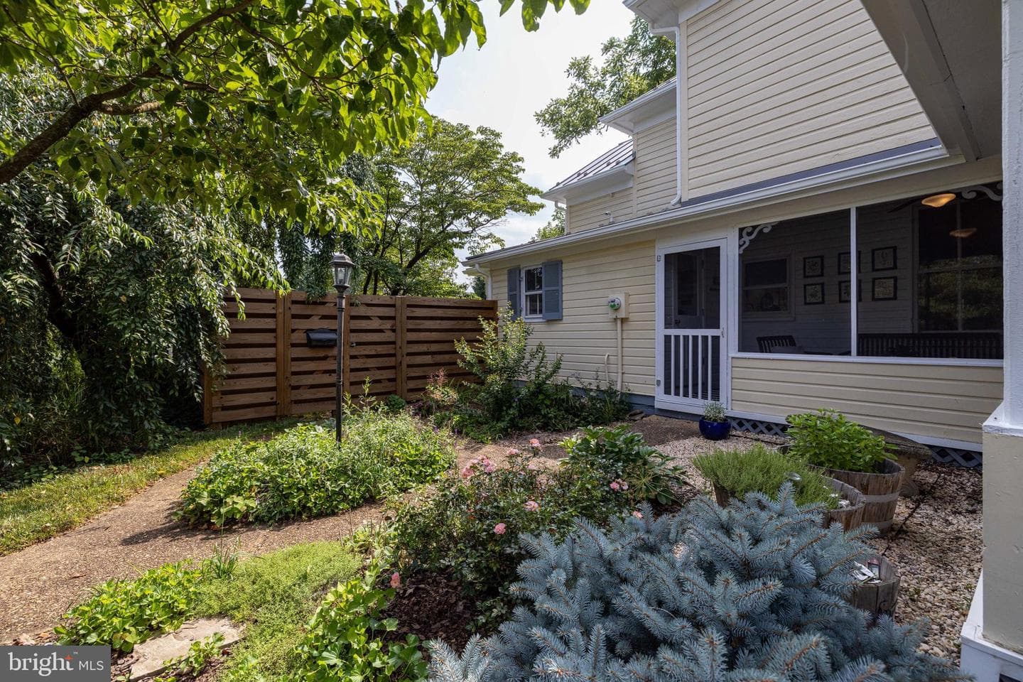 116 Cave Street photo 90