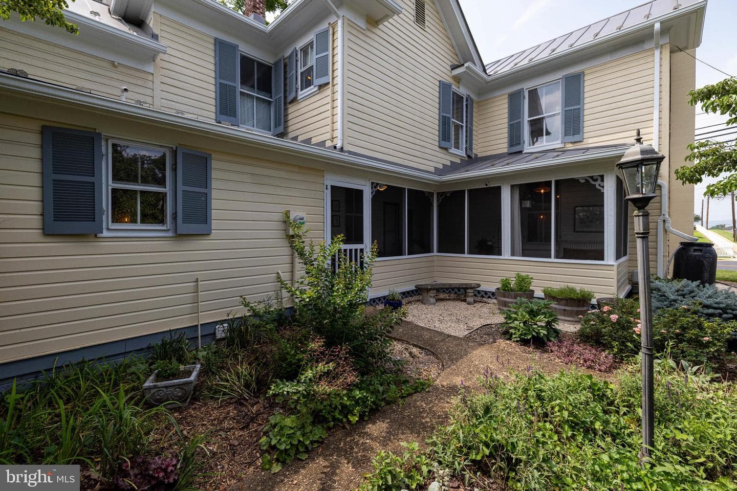 116 Cave Street photo 92