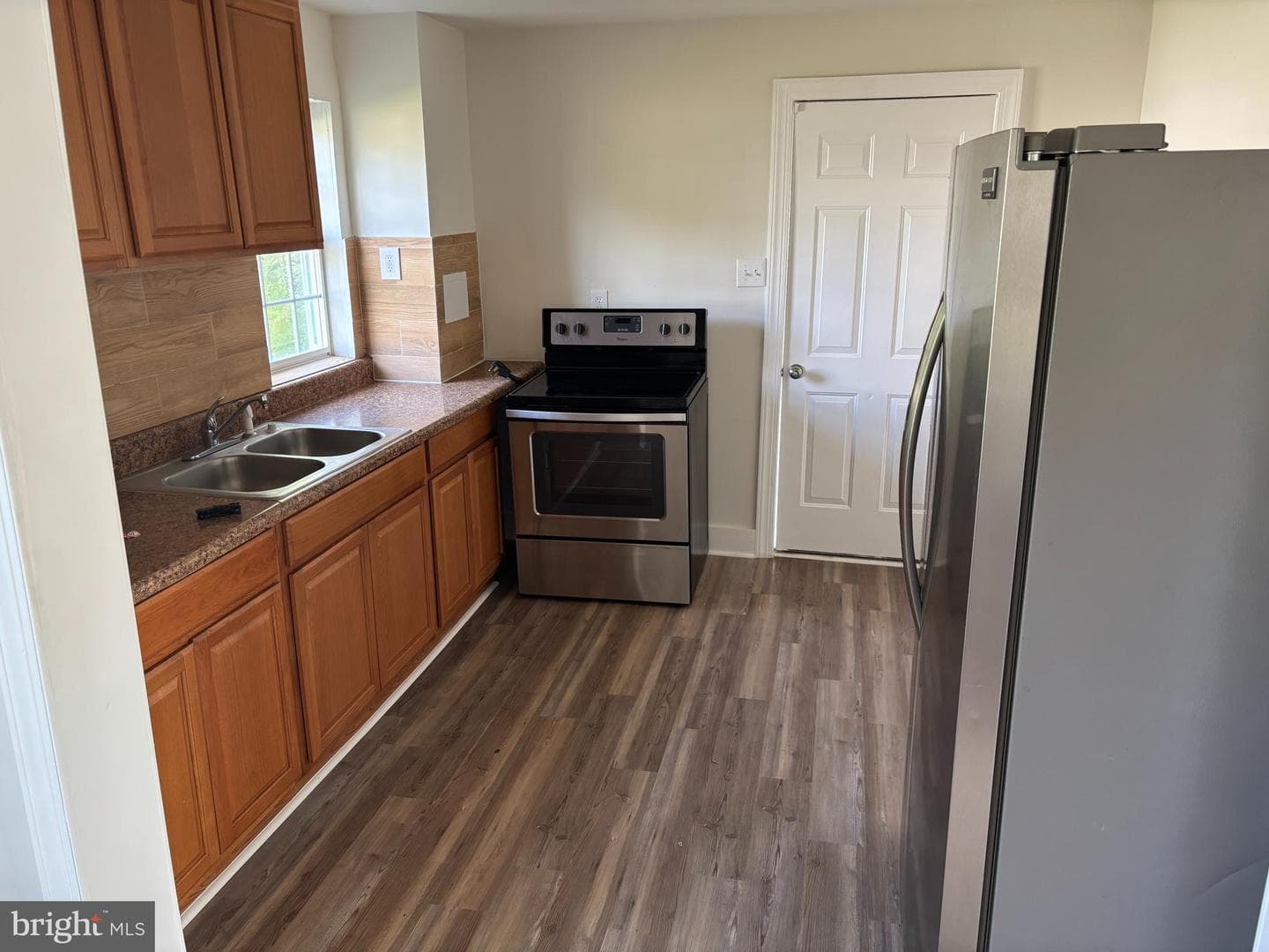 536 St Mark Street photo 3