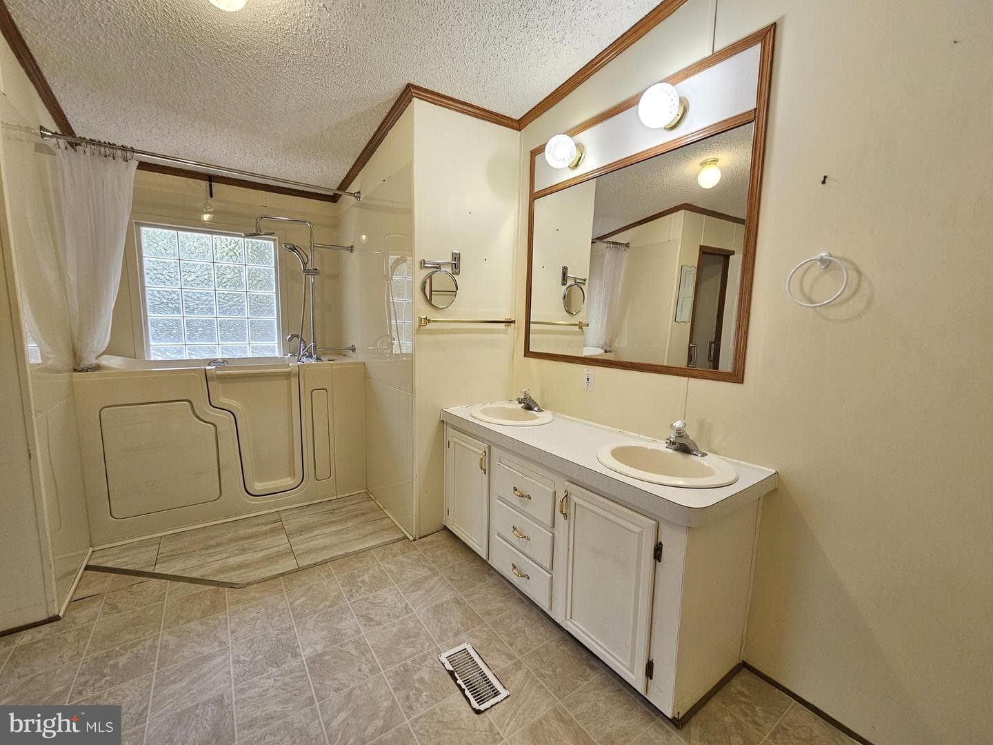 7962 Five Forks Road photo 13